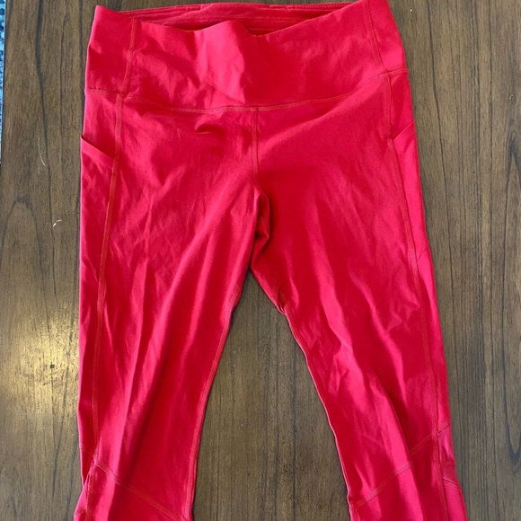 lululemon athletica Pants - Lululemon cropped leggings